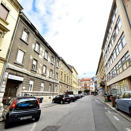 Appartamento 1Br In Central Zagreb & Main Station, Free Parking Esterno foto